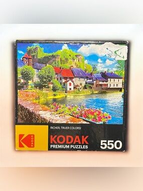 🧩 550 Kodak Village River Scene Puzzle